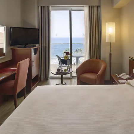 Bull Reina Isabel & Hotel