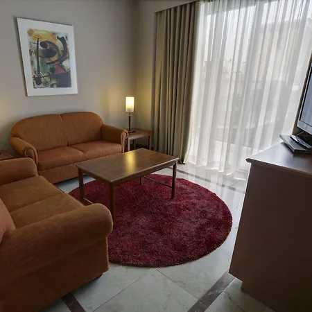 Bull Reina Isabel & Hotel 4*