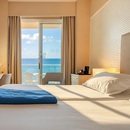 Bull Reina Isabel & Hotel 4*