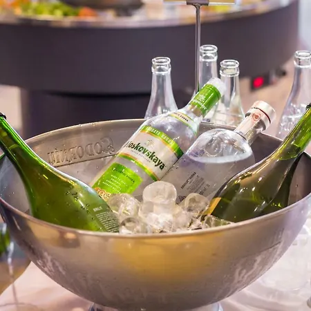 Bull Reina Isabel & Hotel 4*