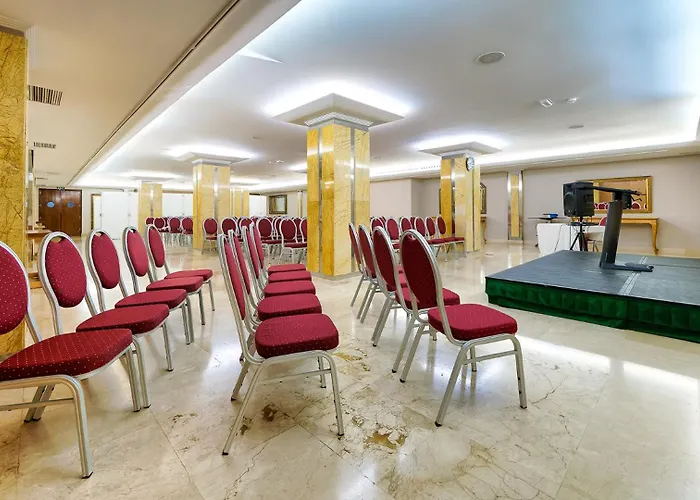 Bull Reina Isabel&spa Hotel 4*