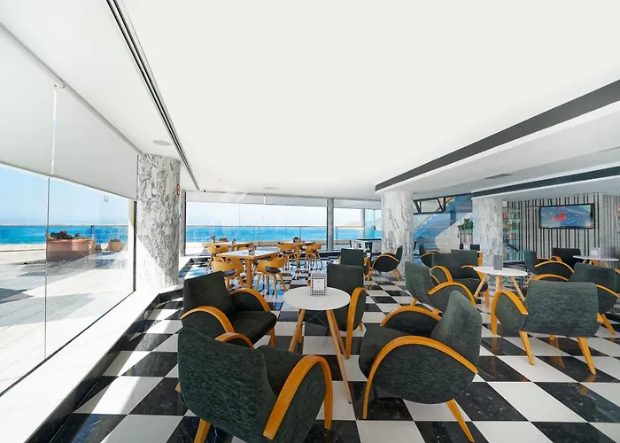 Hotel Bull Reina Isabel&spa 4*