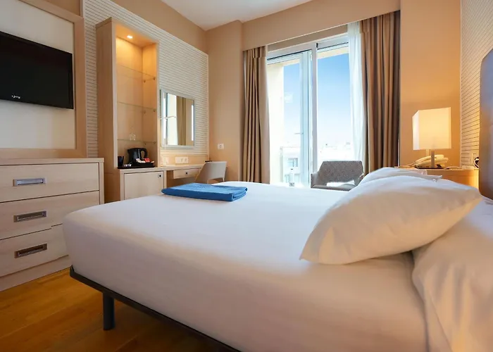 Bull Reina Isabel&spa Hotel 4*