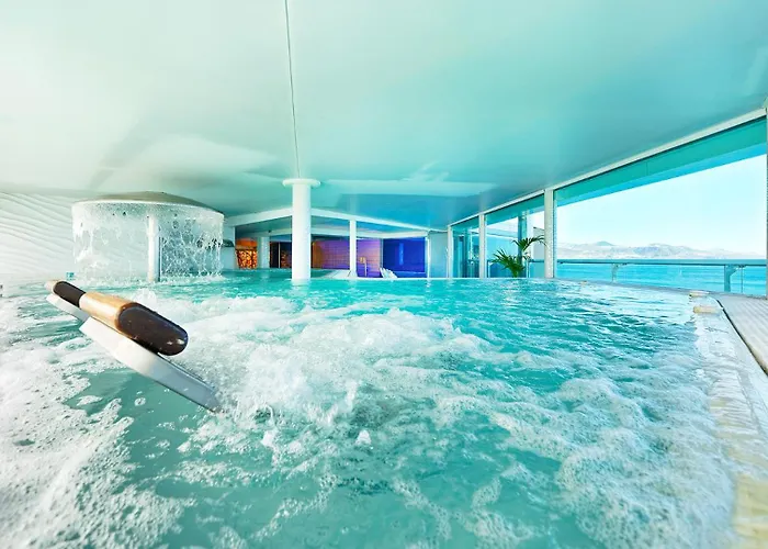 Bull Reina Isabel&spa Hotel 4*