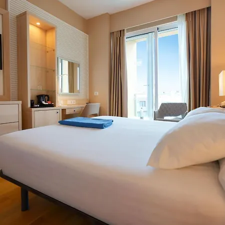 Bull Reina Isabel & Hotel 4*